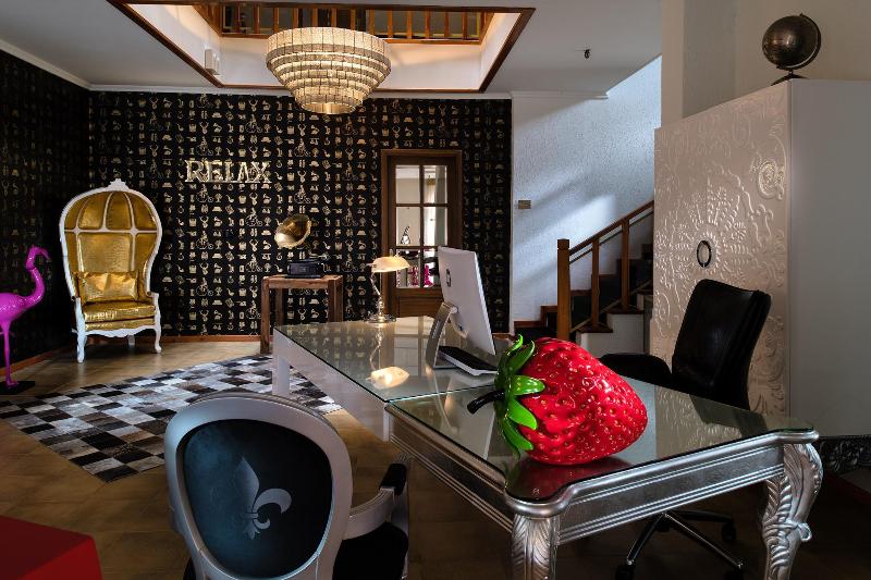 A For Art Hotel - Genel
