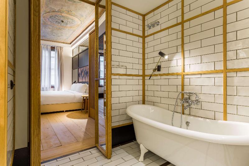 The Wings Hotels Collection - Oda
