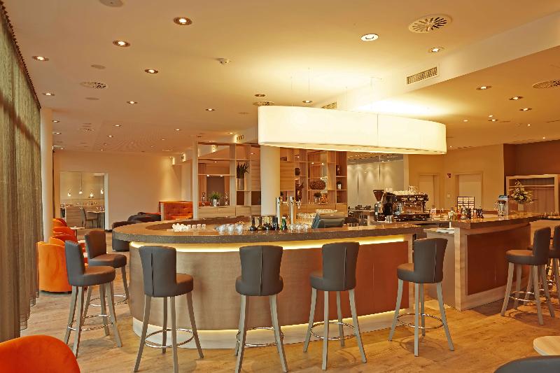 elaya hotel kleve, Trademark Collection by Wyndham - Bar