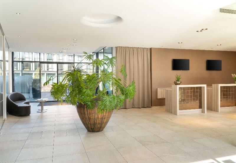 elaya hotel kleve, Trademark Collection by Wyndham - Lobi