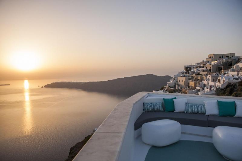 Andronikos Santorini - Genel