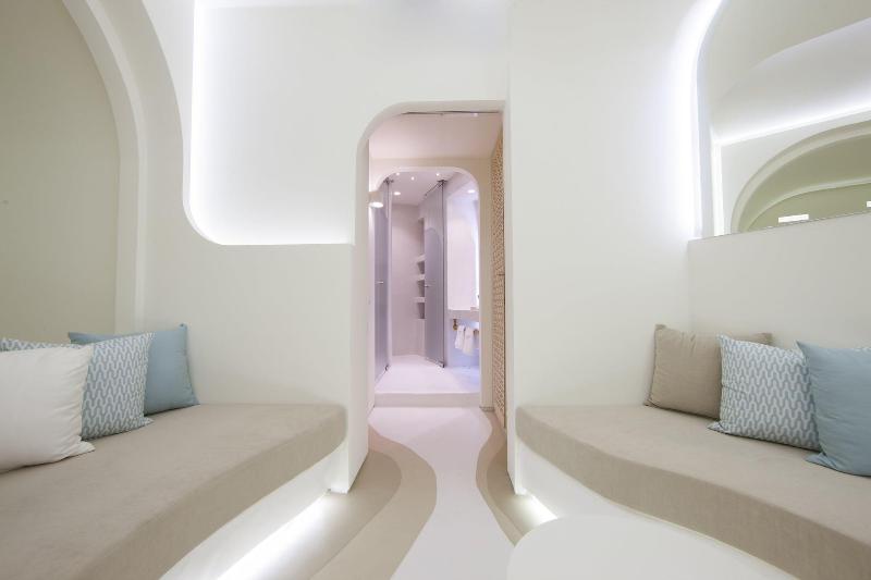Andronikos Santorini - Oda