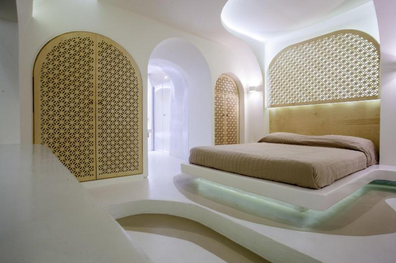 Andronikos Santorini - Oda
