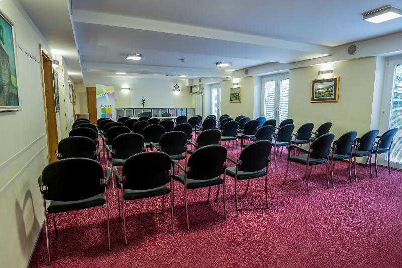 Hotel Tabor - Toplantı