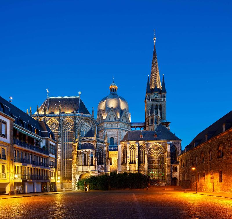Innside by Melia Aachen - Genel