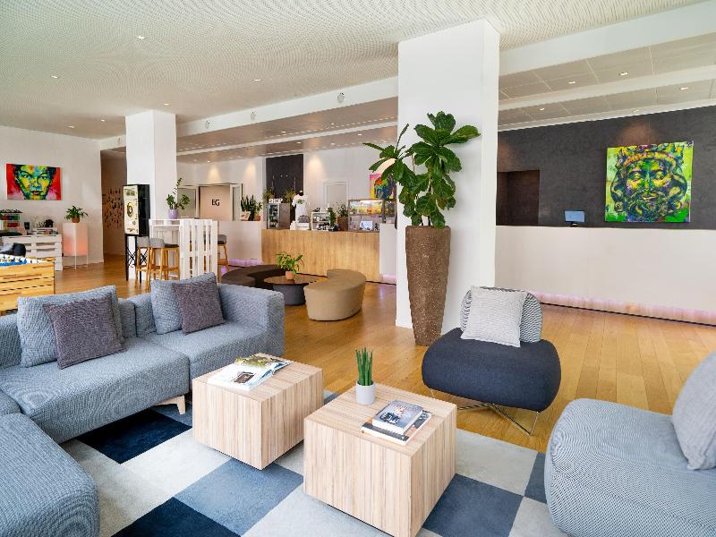 Innside by Melia Aachen - Genel