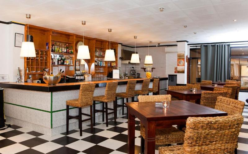 The Hostal Tierramar - Bar