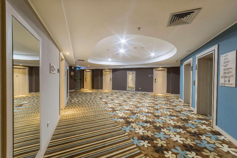 Hampton By Hilton Iasi - Lobi