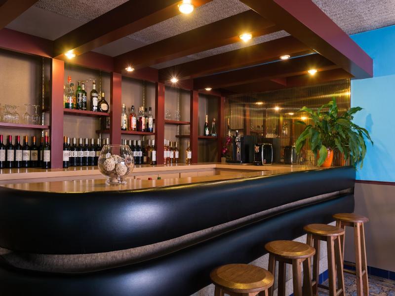 The Originals Access, Hôtel Figeac - Bar