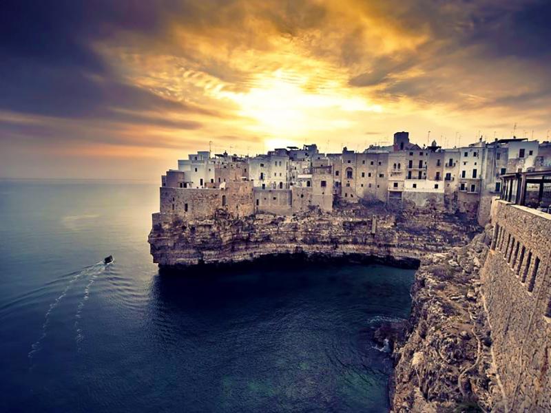 Apulia 70 Holidays - Oda
