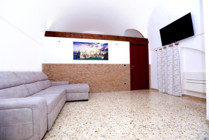 Apulia 70 Holidays - Oda
