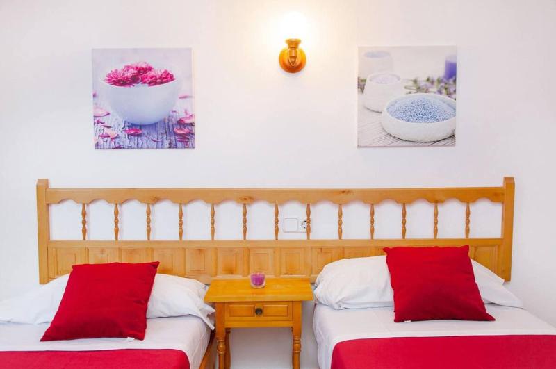 Puet Apartamentos - Oda