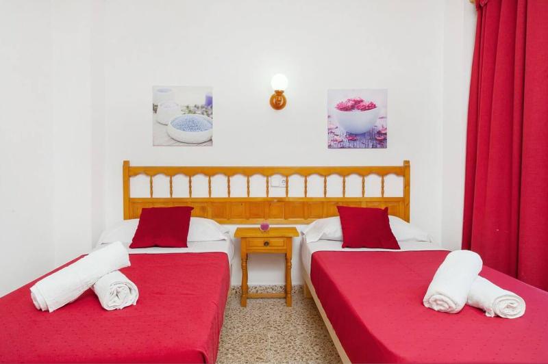 Puet Apartamentos - Oda