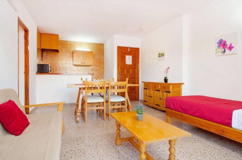Puet Apartamentos - Oda