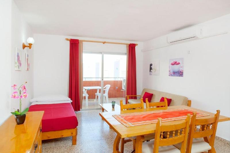 Puet Apartamentos - Oda