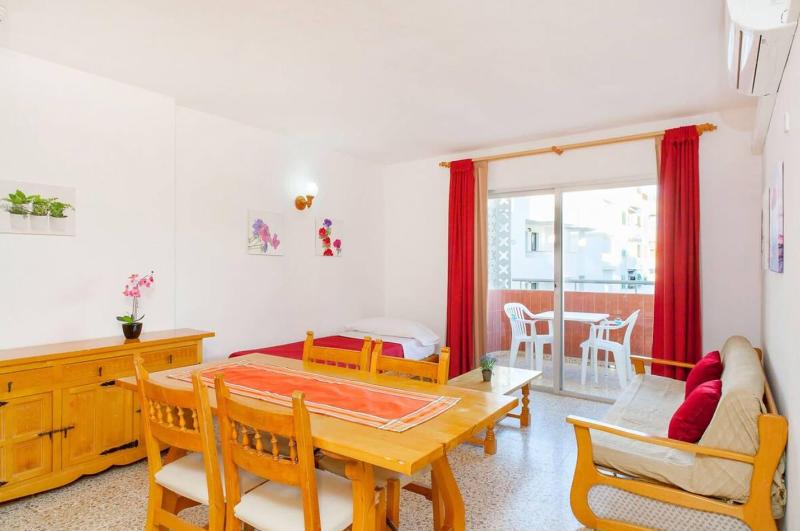 Puet Apartamentos - Oda