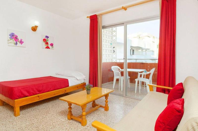 Puet Apartamentos - Oda