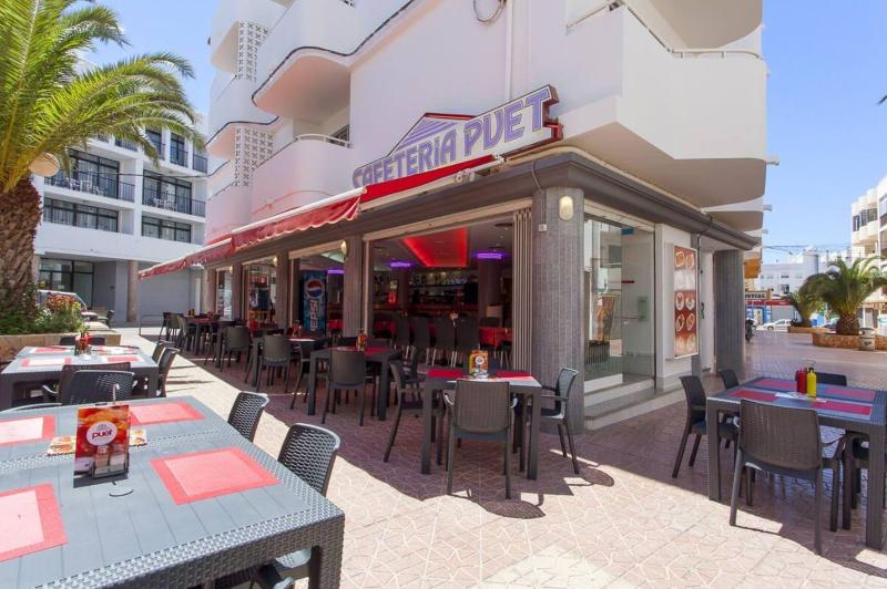 Puet Apartamentos - Teras