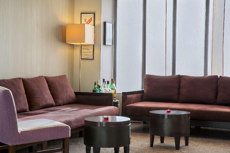 Best Western Hotel Rives de Paris La Defense - Lobi