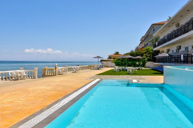 Argassi Beach Hotel - Havuz