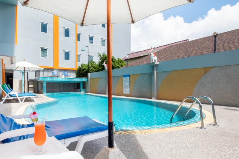 Chabana Kamala Hotel - Havuz