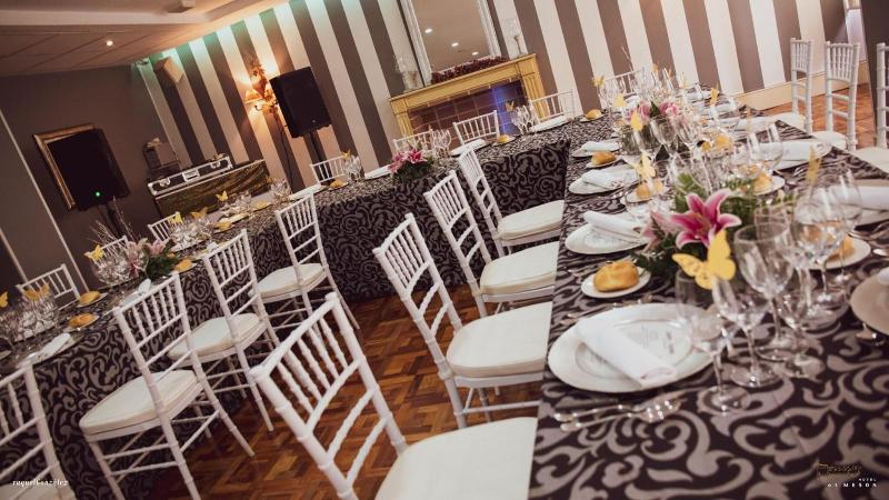 Hotel El Meson - Restoran