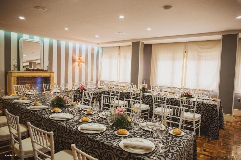 Hotel El Meson - Restoran