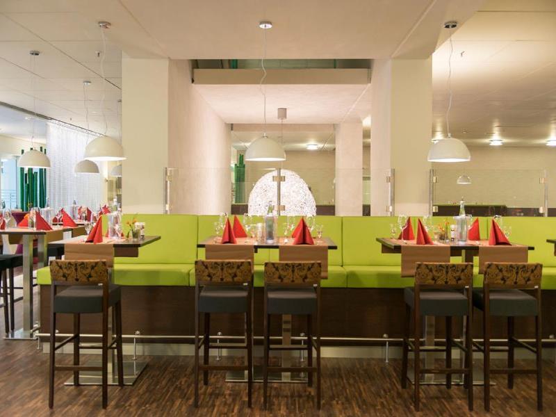 Webers Hotel im Ruhrturm Essen by Accor - Restoran