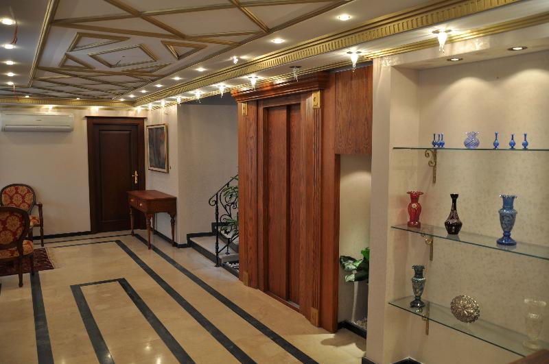 Aruna Hotel - Lobi
