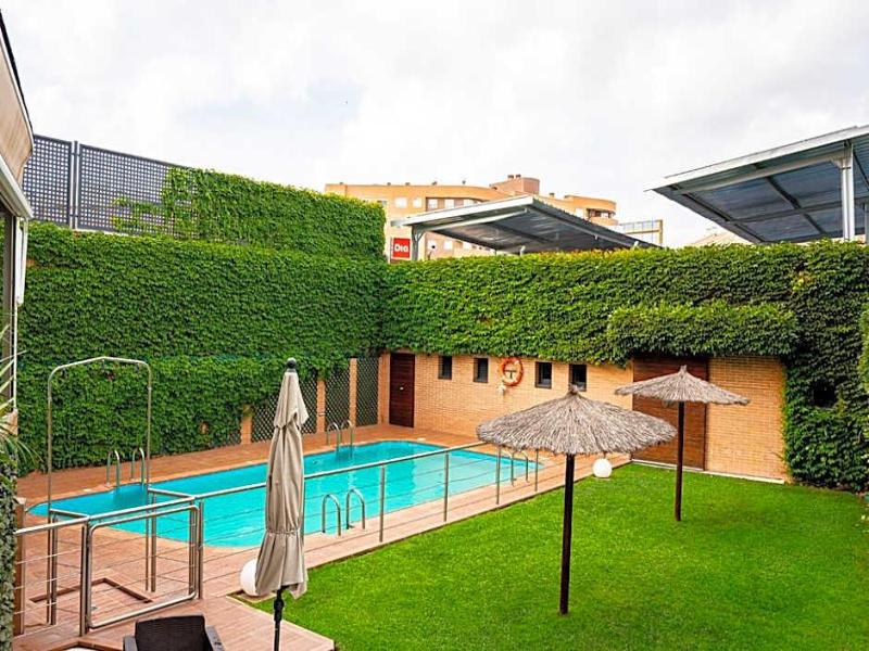 Reston Valdemoro - Genel