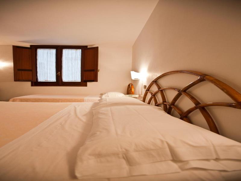 Moderno Hotel - Oda