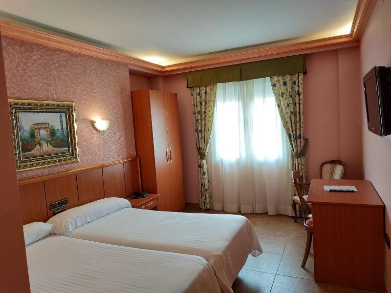 Hotel Real De Castilla - Oda
