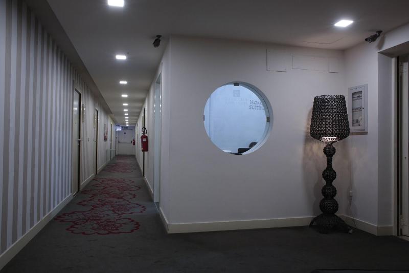 Home Club Suite Hotel - Lobi