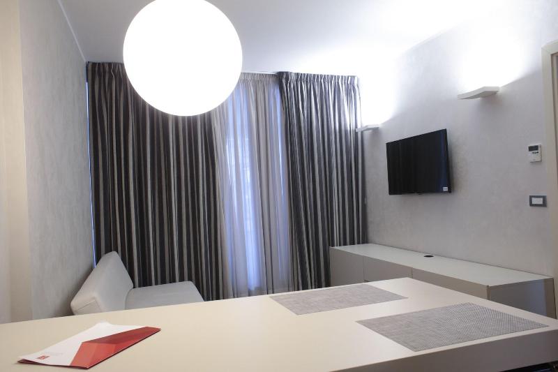 Home Club Suite Hotel - Lobi