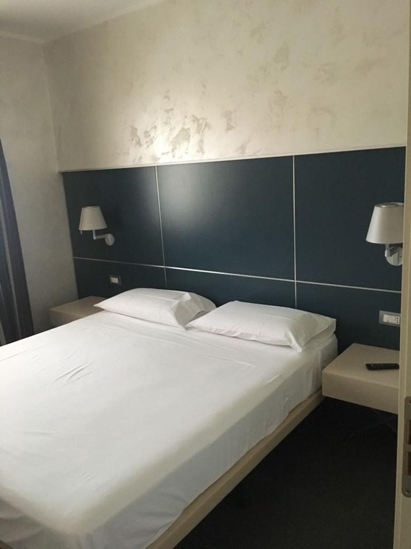 Home Club Suite Hotel - Oda