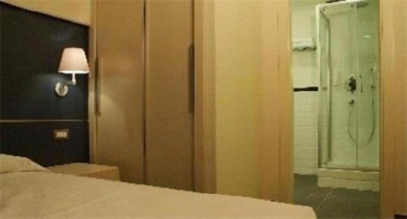 Home Club Suite Hotel - Oda