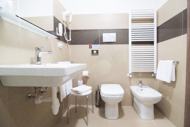 Best Quality Hotel Politecnico - Oda