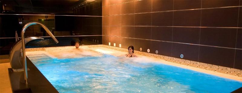 Hotel Spa Qh Centro Leon - Havuz
