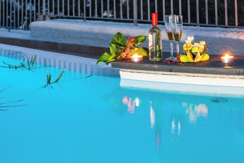 Hotel Residence La Villetta - Havuz