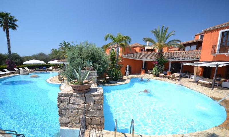 Galanias Hotel And Retreat - Bar