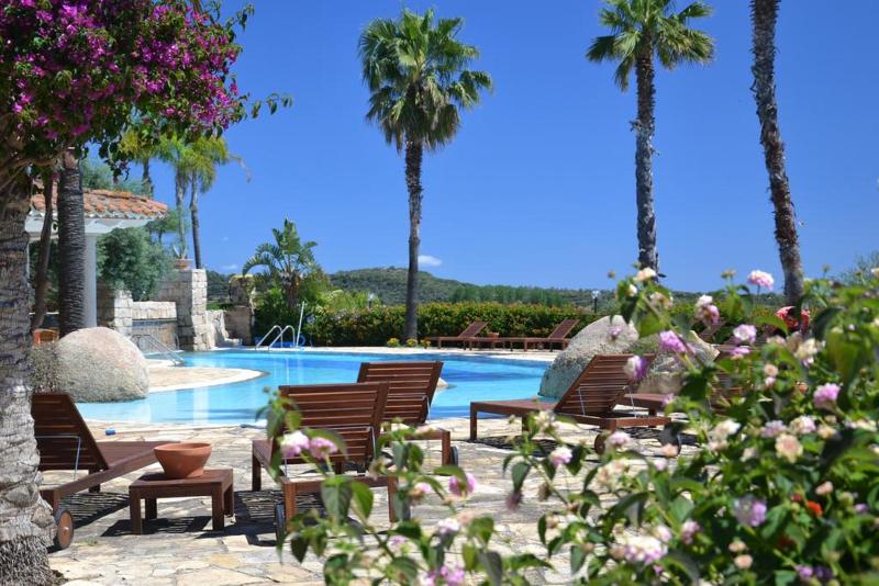 Galanias Hotel And Retreat - Bar