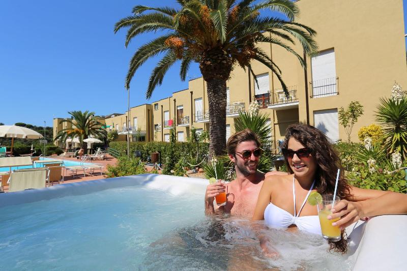Hotel & Residence Le Acacie - Havuz