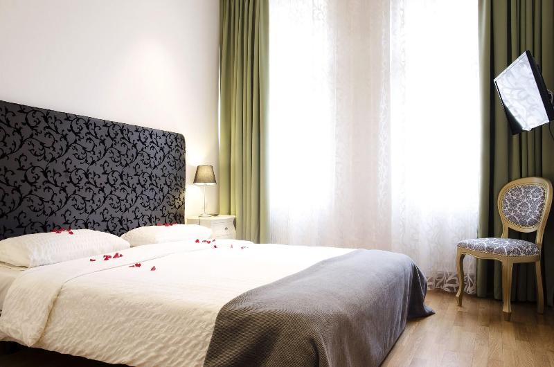 Dolce Vita Suites Hotel - Oda