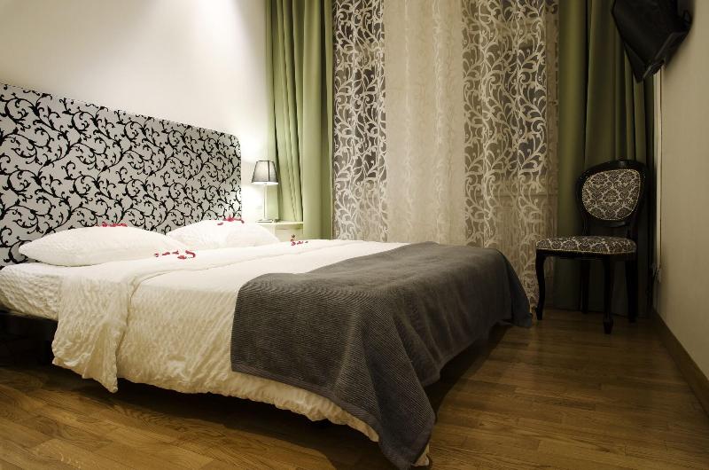 Dolce Vita Suites Hotel - Oda