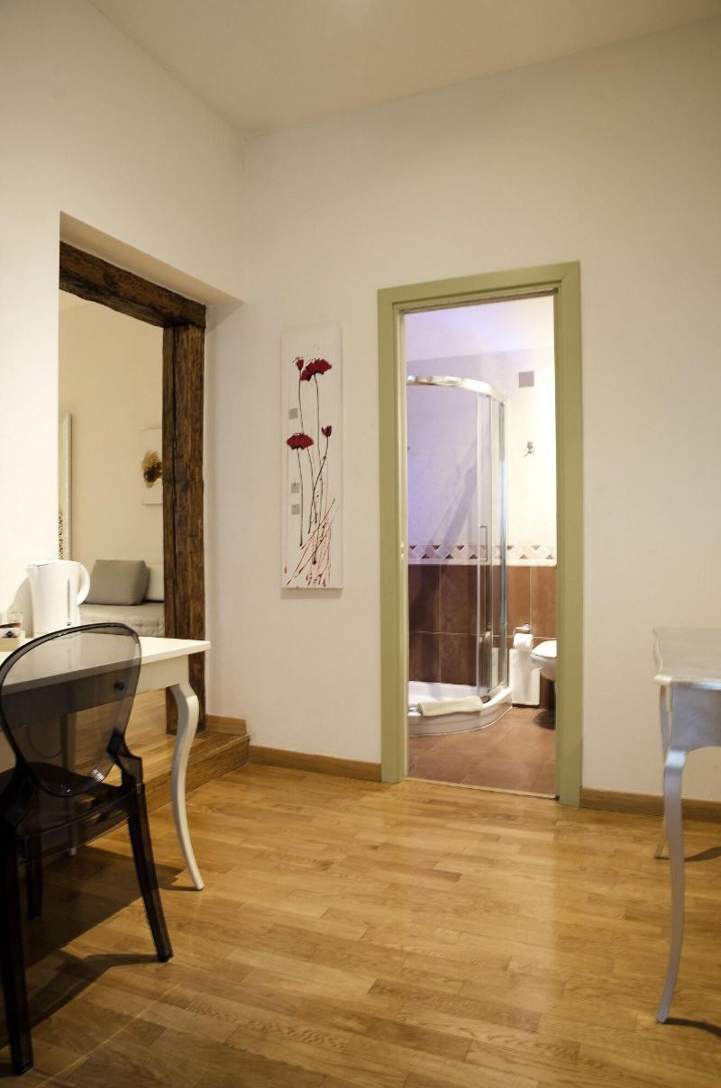 Dolce Vita Suites Hotel - Oda