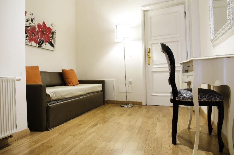 Dolce Vita Suites Hotel - Oda