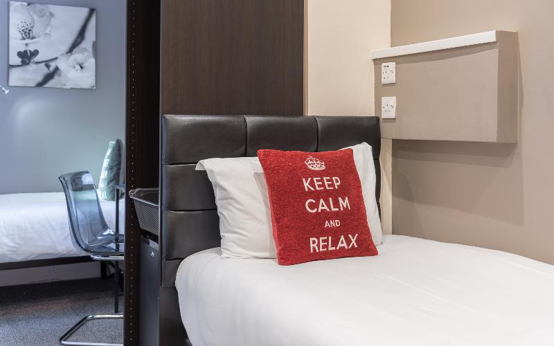 Saba Hotel London - Oda