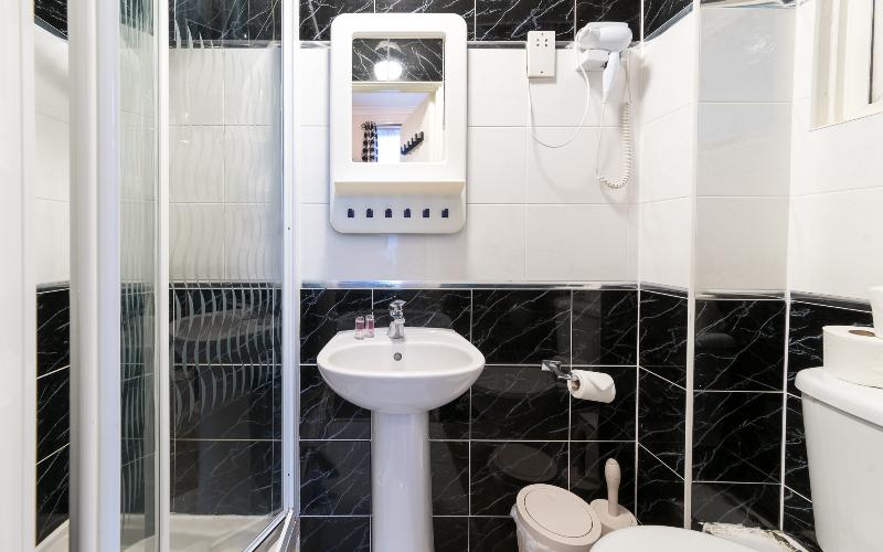 Saba Hotel London - Oda