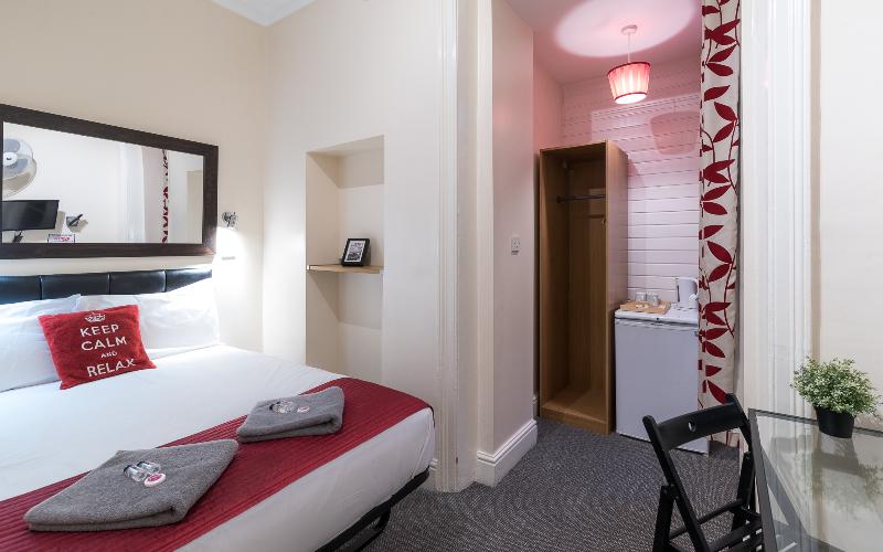 Saba Hotel London - Oda