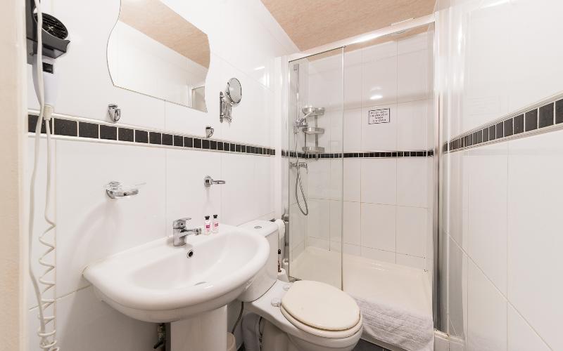 Saba Hotel London - Oda
